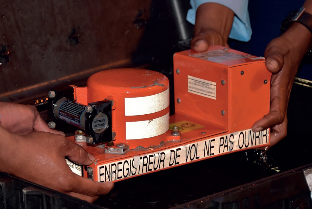 Zakaj črne skrinjice nimajo GPS-oddajnikov?