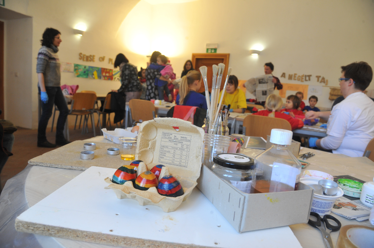 Družinska delavnica barvanja jajc