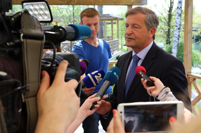 SD starta na zmago, Desus bi ponovil deset odstotkov