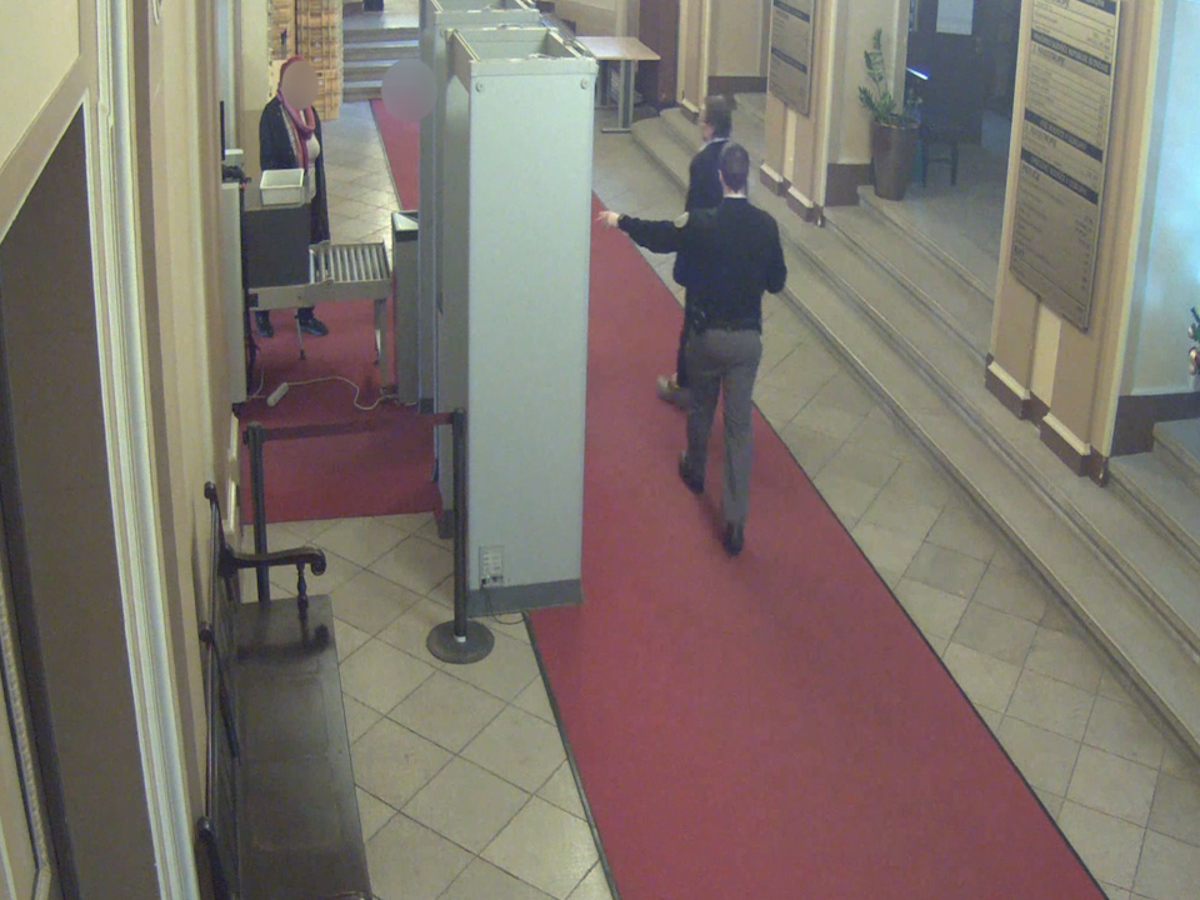 (VIDEO) Vrhovni sodnik Zobec o grobosti, tako pa je v resnici ravnal policist