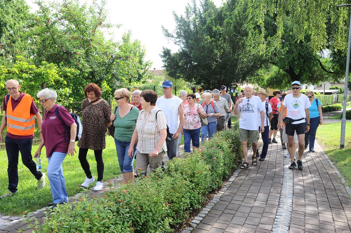 (FOTO) Pohod po soboških mestnih četrteh