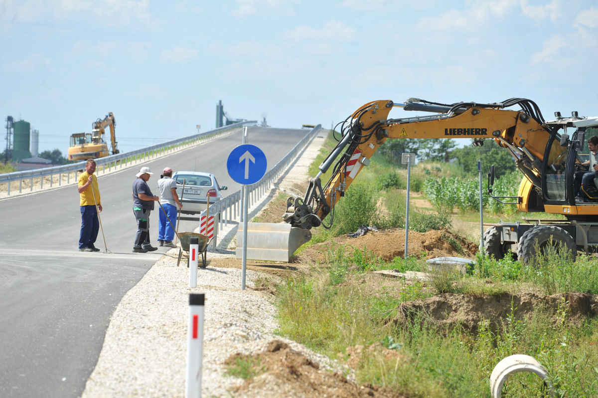 (FOTO) Konec avgusta že vožnja po obvoznici