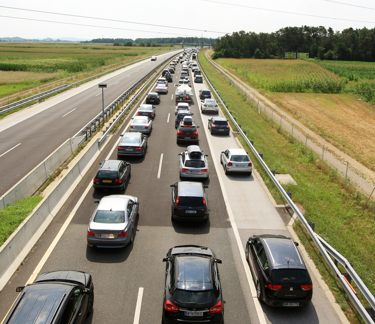 Pnevmatika ovira promet na avtocesti