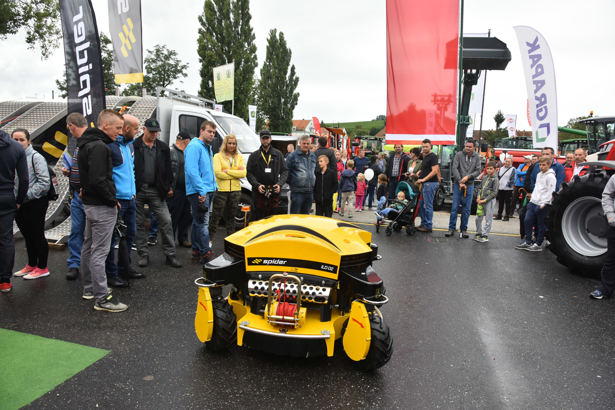 Robotika v kmetijstvu: med nabolj izpopolnjenimi robot za molžo 