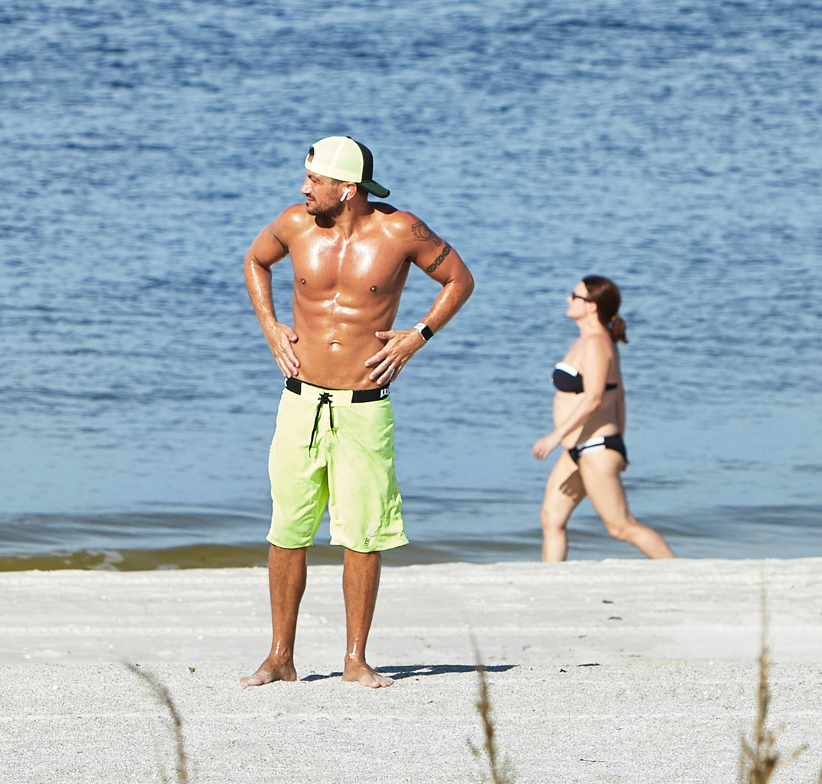 (FOTO) Vroči zvezdnik 90-ih še vedno trd kot kamen