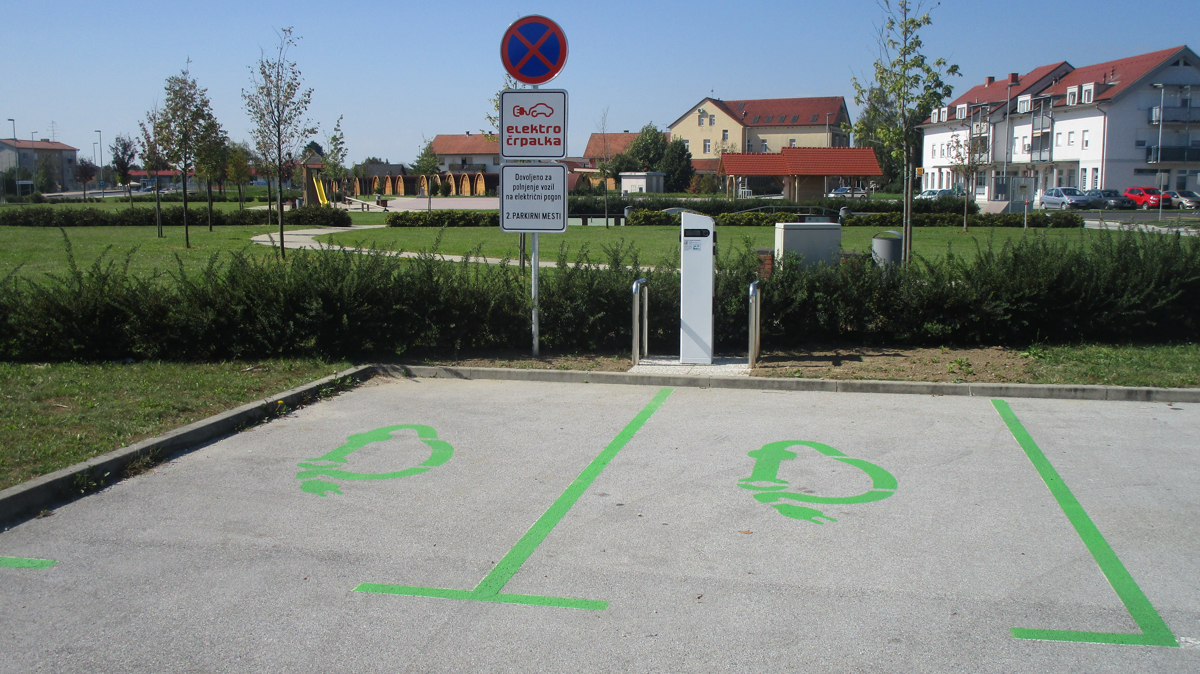 Prva električna polnilnica za vozila v Križevcih
