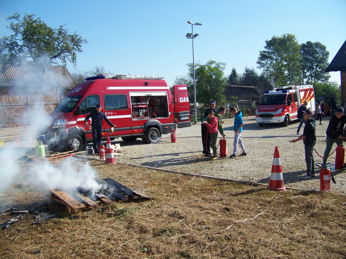 140 mladih gasilk in gasilcev spoznavalo oživljanje, reševalno opremo in še kaj