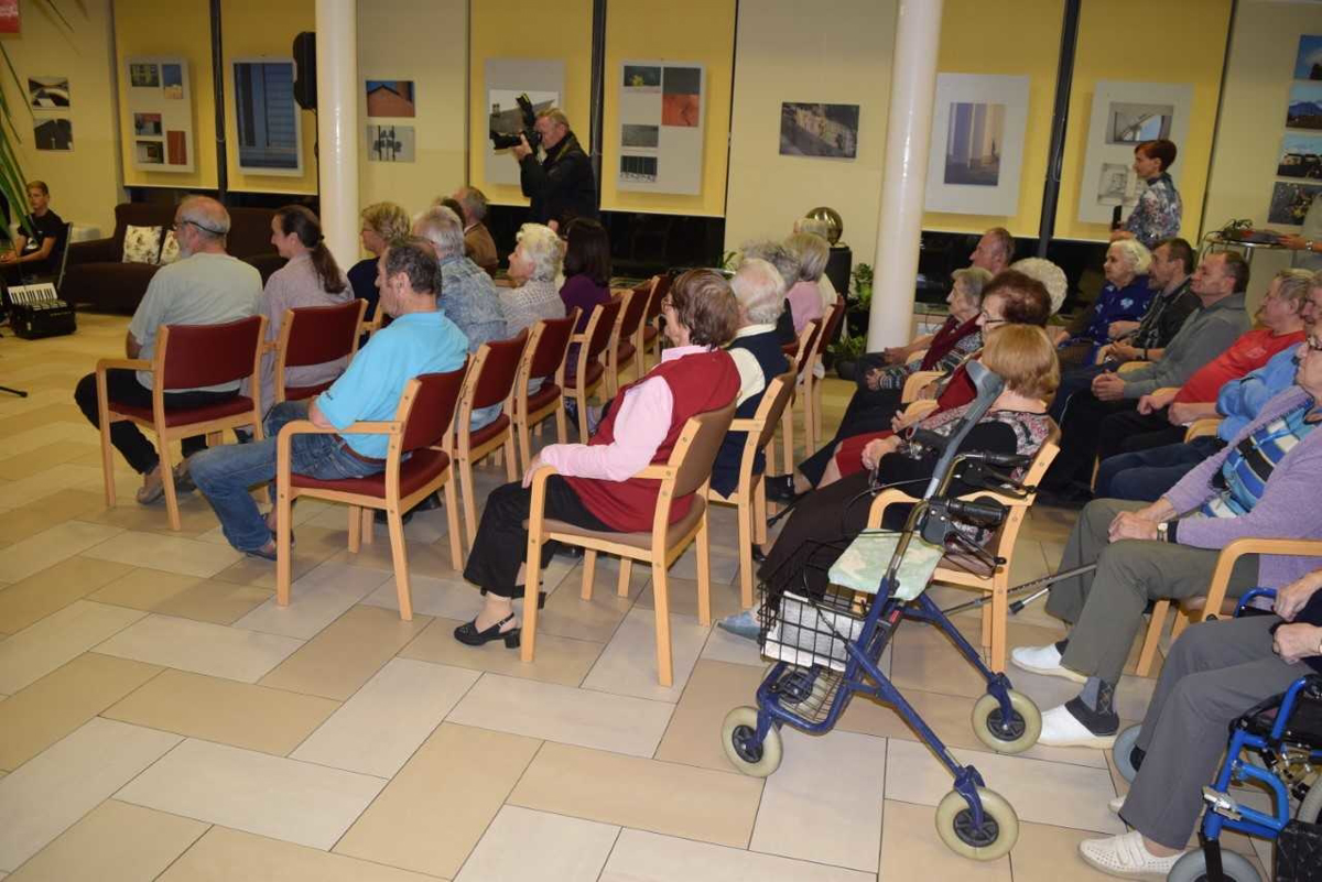 V DOSOR-ju na ogled fotografije