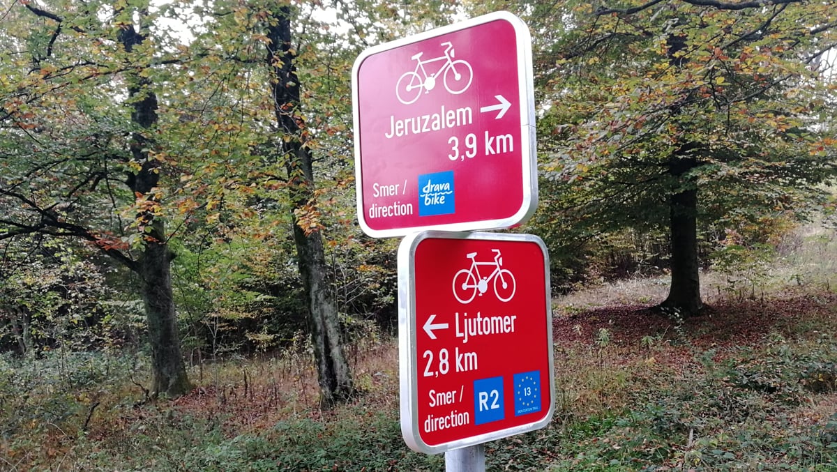 Rdeči kažipoti za kolesarje