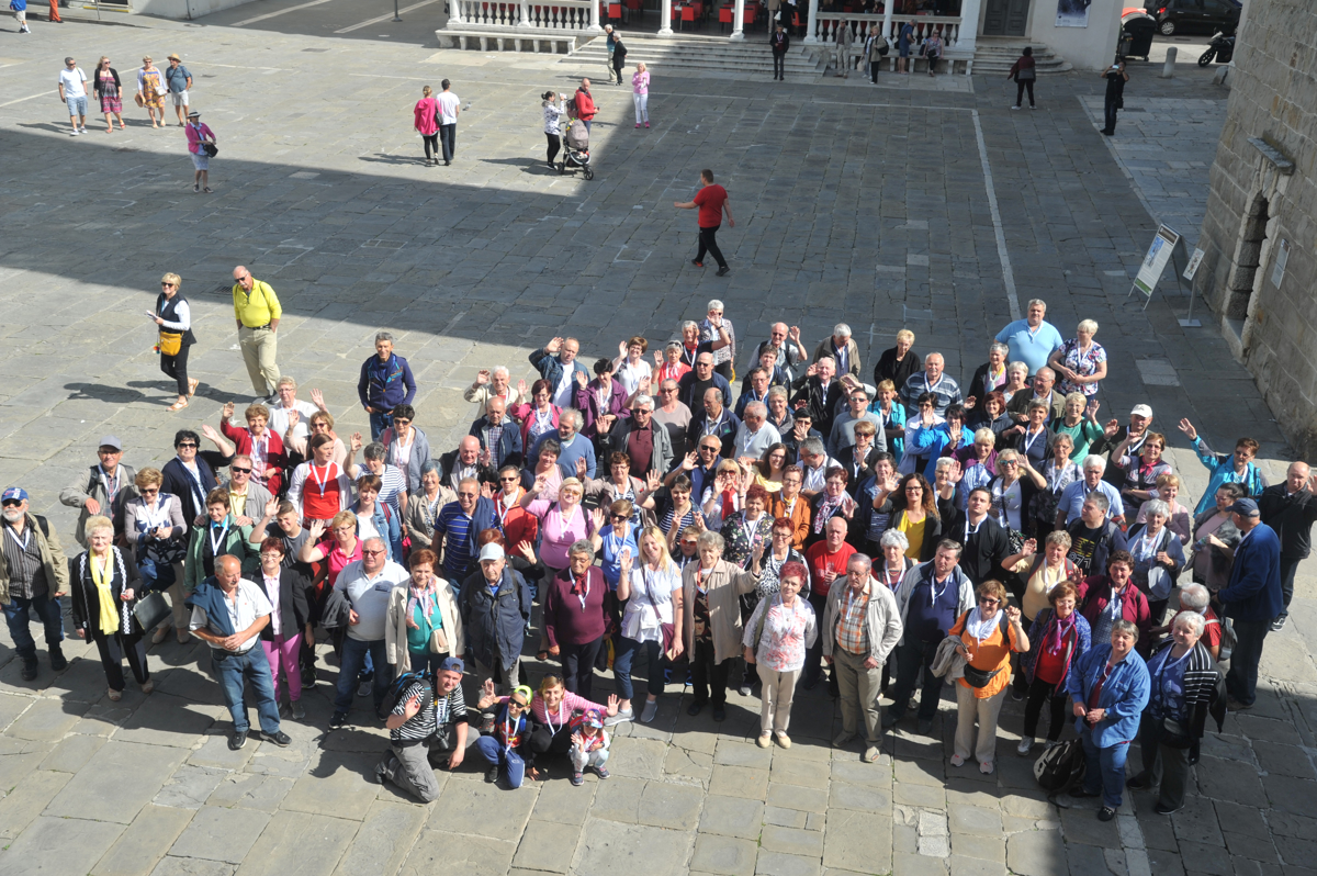 (FOTO) Vestnikov vlak na morju