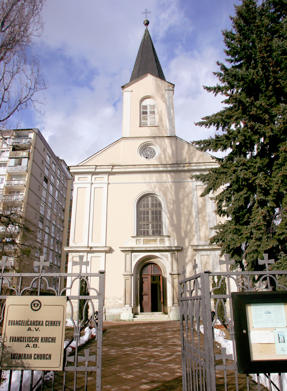 Slovenci in Hrvati "na mesarskem tnalu"