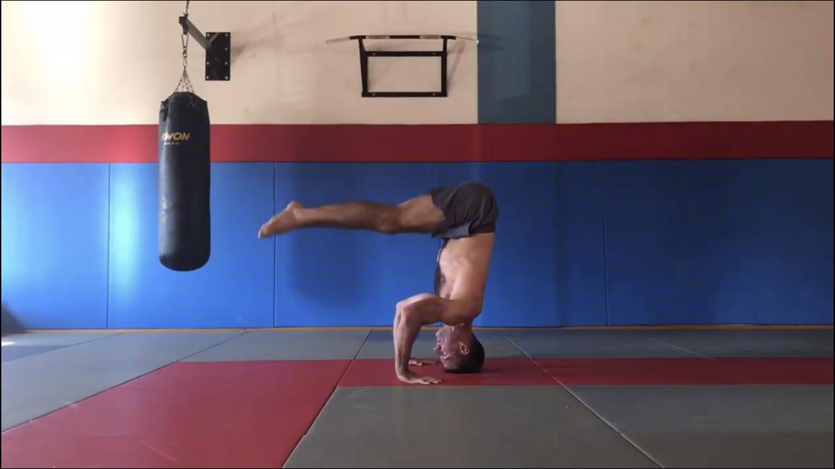 Trener, ki skrbi za fizično in psihično kondicijo 