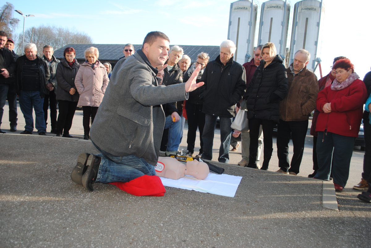 Rdeči križ za varno in povezano družbo