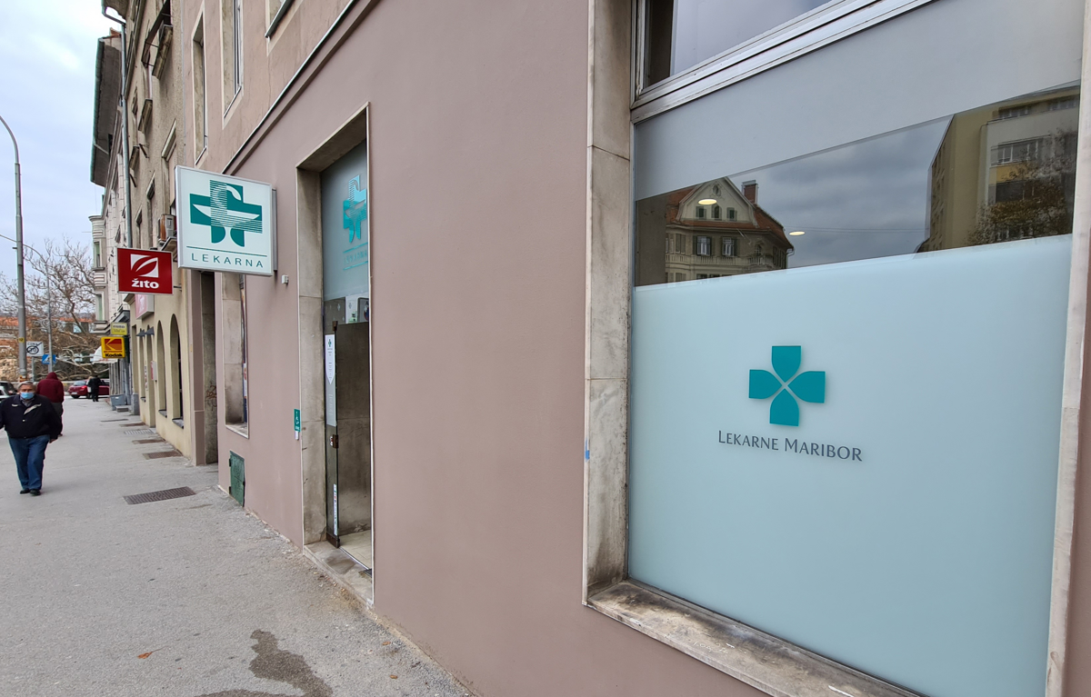 Dežurna lekarna odslej na Trgu revolucije v Mariboru