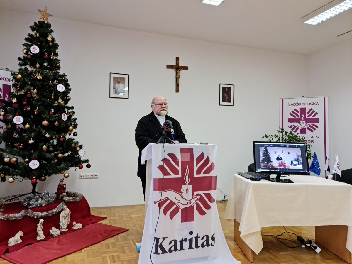Pokličite in potrkajte pri sosedu. Naj vas ne bo sram, če ste v stiski, pravijo pri Karitas