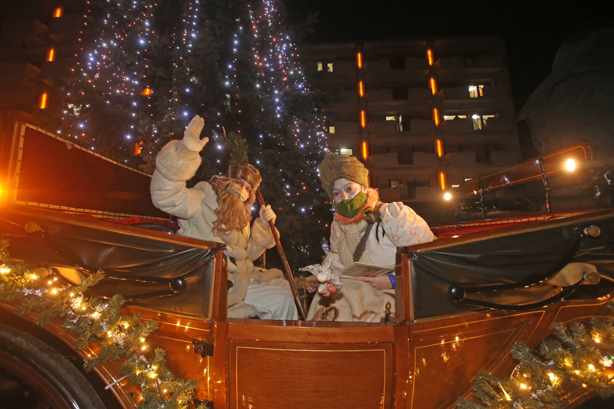 Kako bo dedek Mraz obiskal Maribor: Malo v živo, malo na daljavo
