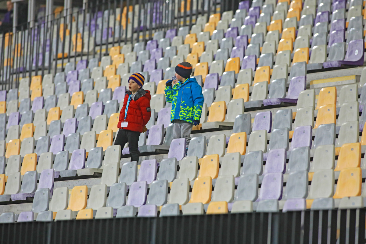 Prazne tribune: Tako so videti športne prireditve brez množice navijačev