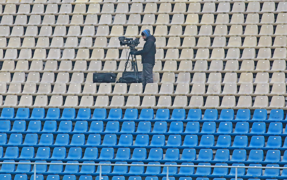 Prazne tribune: Tako so videti športne prireditve brez množice navijačev