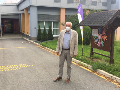 Tudi v domovih v Črnečah in v Slovenj Gradcu popoldne pričakujejo cepivo