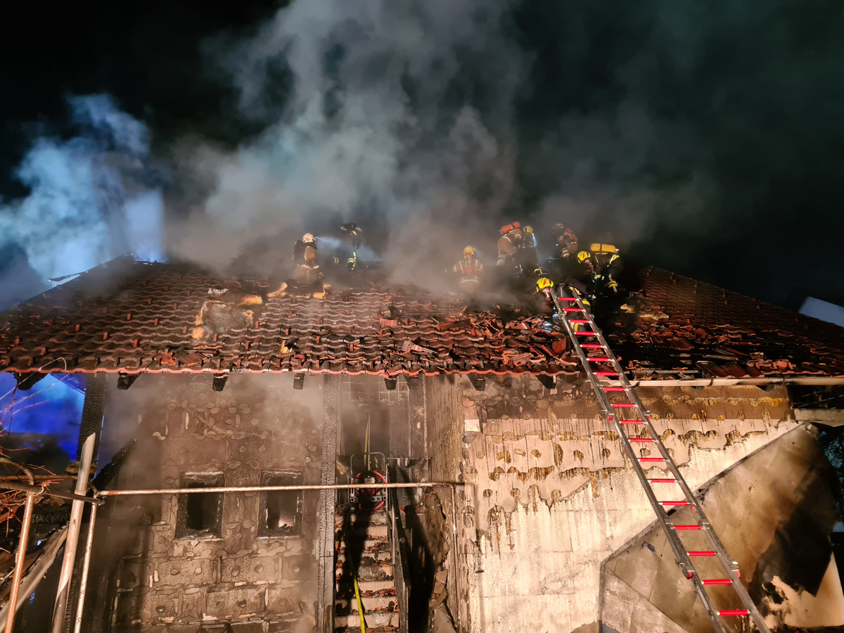 Požar uničil stanovanjski objekt na Remšniku v občini Radlje ob Dravi