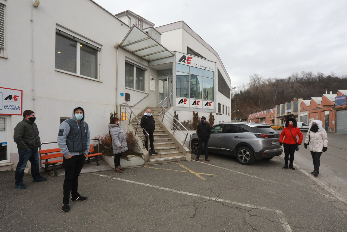 Delavci mariborske tovarne računajo na Pahorjeve lepe besede