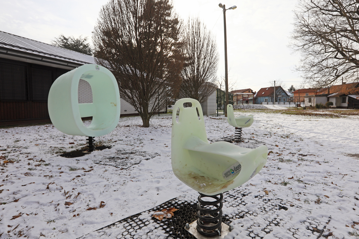 Namesto divjega parkirišča nova igrala na Teznem v Mariboru