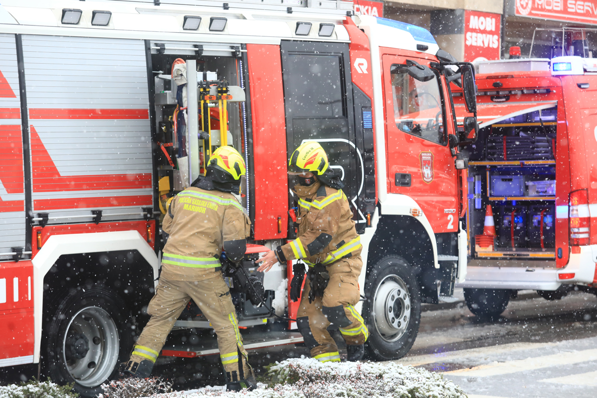 Požar v podjetju Treves večinoma omejili