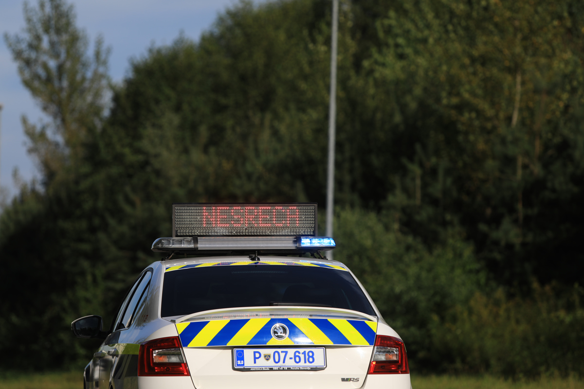 Maribor: 76-letnica prevozila rdečo luč in povzročila hudo nesrečo