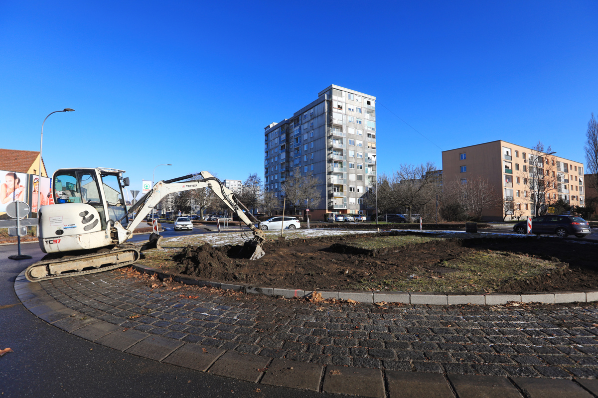 V križišču Ljubljanske ulice in Ulice Pariške komune bo dva ali tri tedne oviran promet