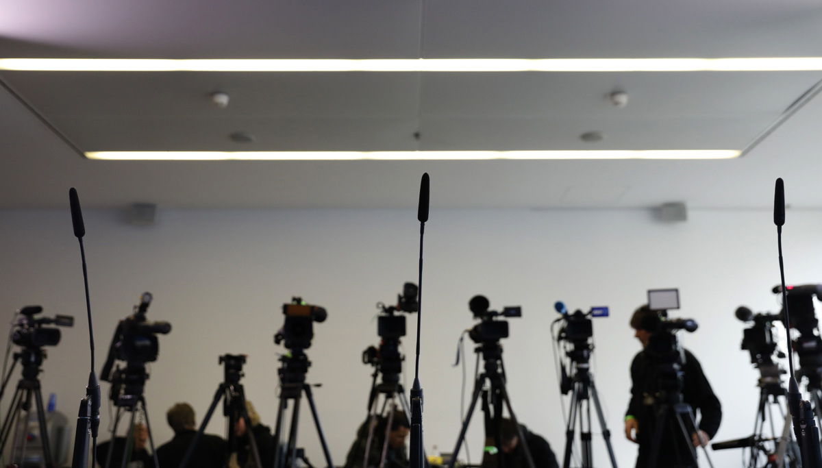 Poljski mediji protestirajo proti davku na oglase