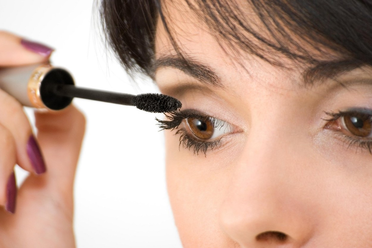 Katera je idealna dolžina trepalnic in zakaj so na zgornji veki daljše kot na spodnji?