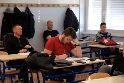 (FOTO) Vrnitev v šolo: Veseli smo, da smo spet v šoli, čeprav smo pri pouku na daljavo lahko malo dlje spali