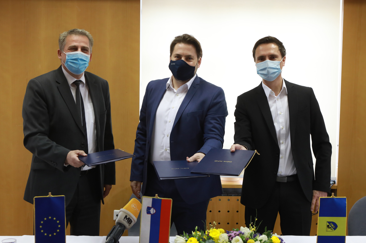 Podjetje Plistor sklenilo z občinama Duplek in Hajdina 1,8-milijonski projekt. Prenavljali bodo šole in vrtec