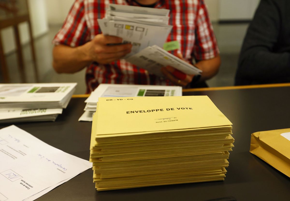 Švicarji na referendumu podprli prepoved burk in nikabov