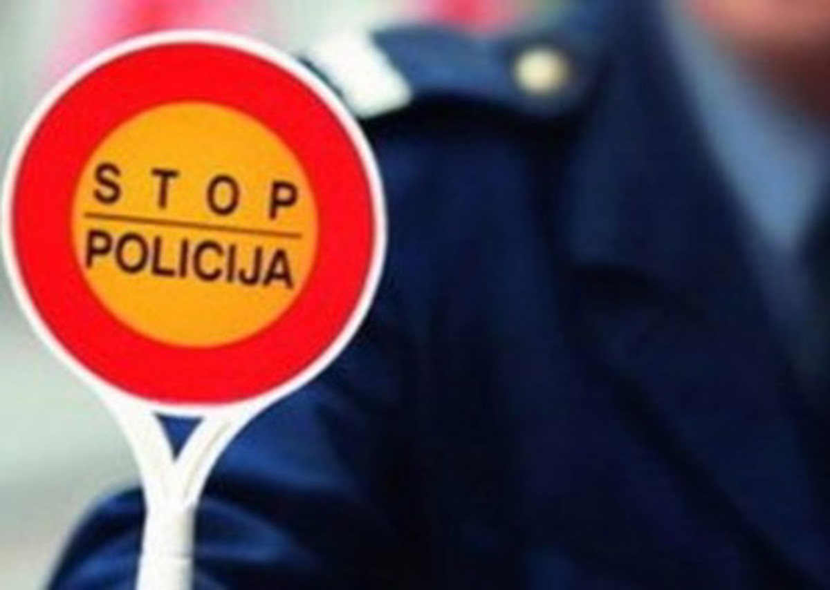 Z avtom divjal po Mariboru