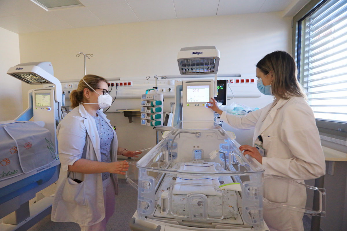 (FOTO) Mariborska klinika za pediatrijo je prenovljena. Ima vrhunsko opremo, dodatne postelje in nova zdravnika