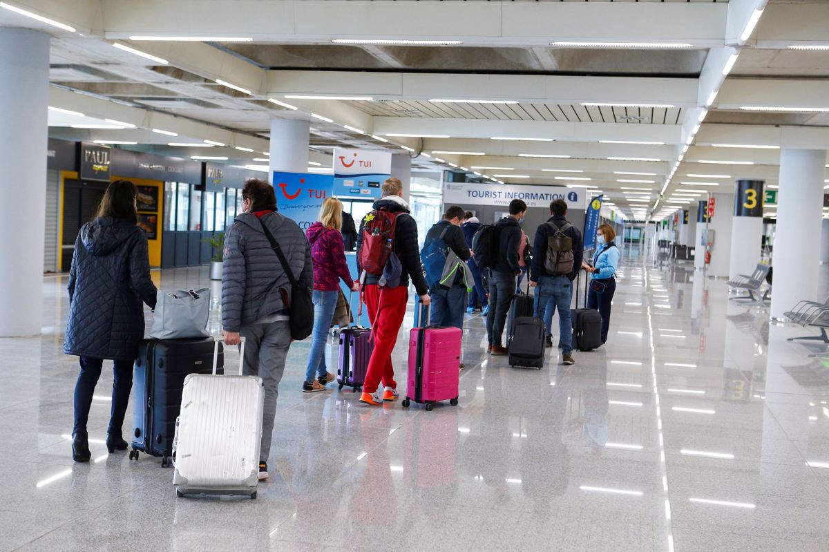 Sodišče EU: Letalski potniki lahko zahtevajo odškodnino tudi v primeru stavke pri prevozniku