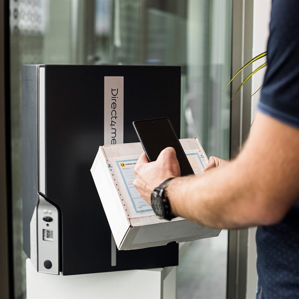 Varno do spletnih naročil: Študentski domovi Maribor namestili pametne paketnike