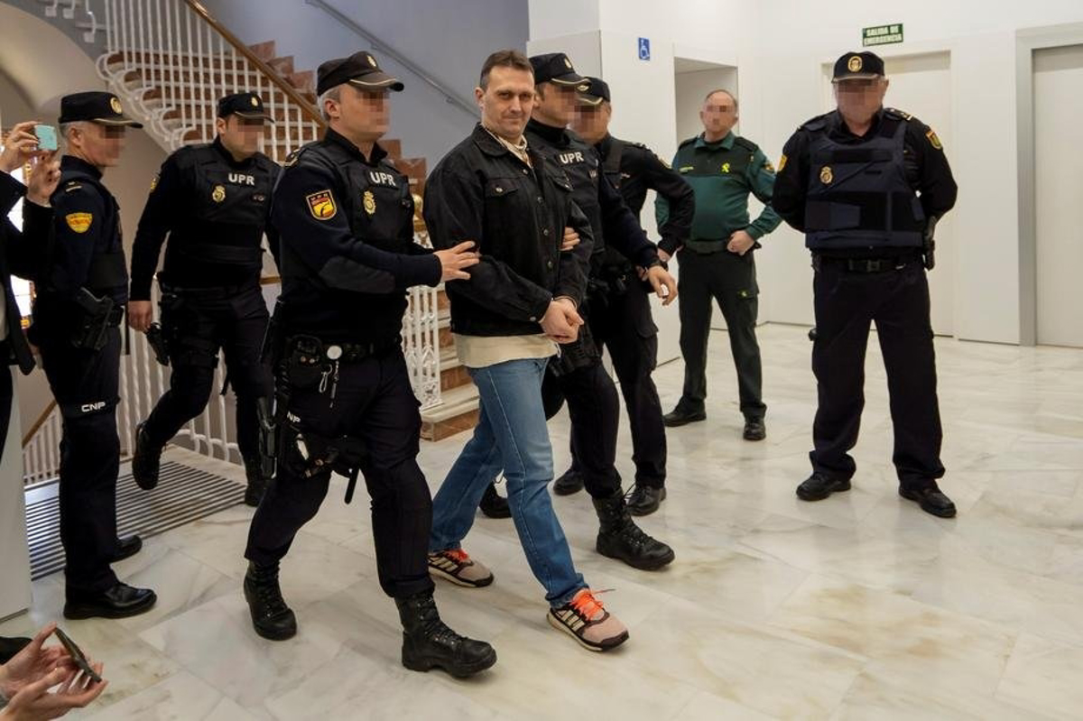 Psihopatski morilec iz Srbije, ki rad citira Biblijo