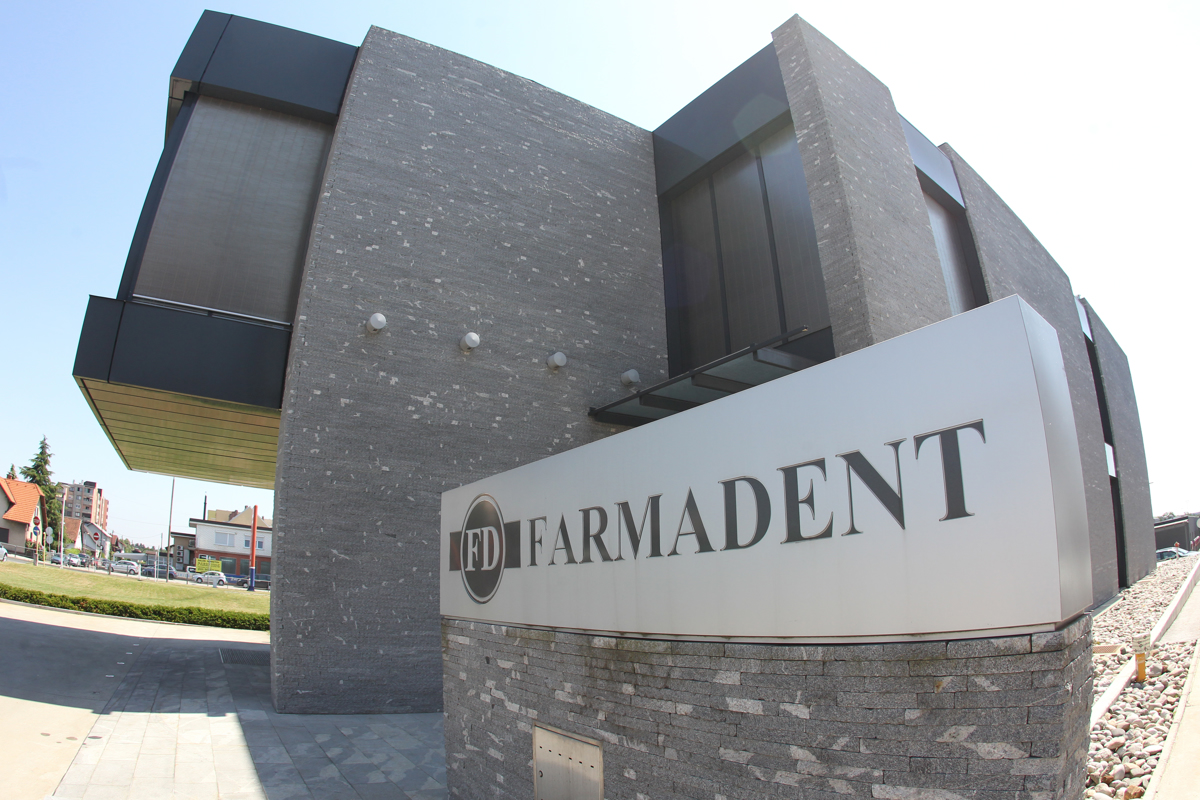 Farmadent: Koga je mariborska občina imenovala v komisijo za vodenje postopka prodaje