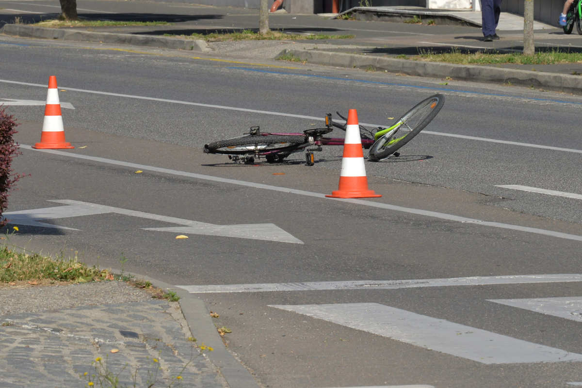 Na Dolenjskem se je smrtno ponesrečil 61-letni kolesar