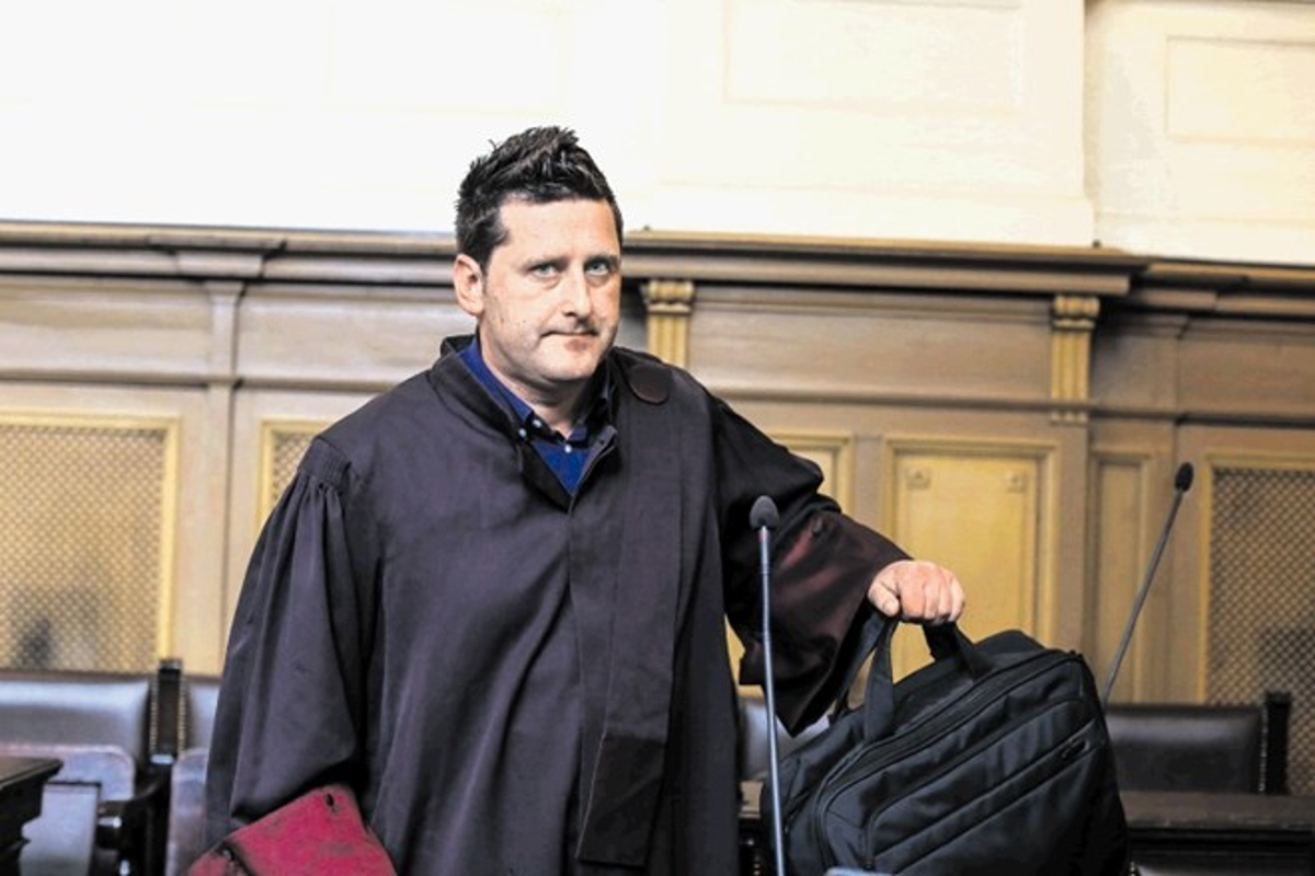 V vrsti za varstveni dodatek zapele pesti