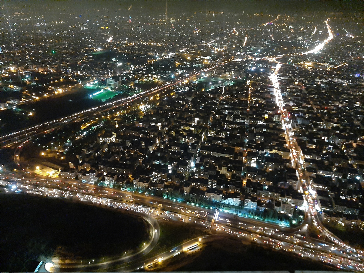 V Teheranu po padcu s stolpnice umrla švicarska diplomatka