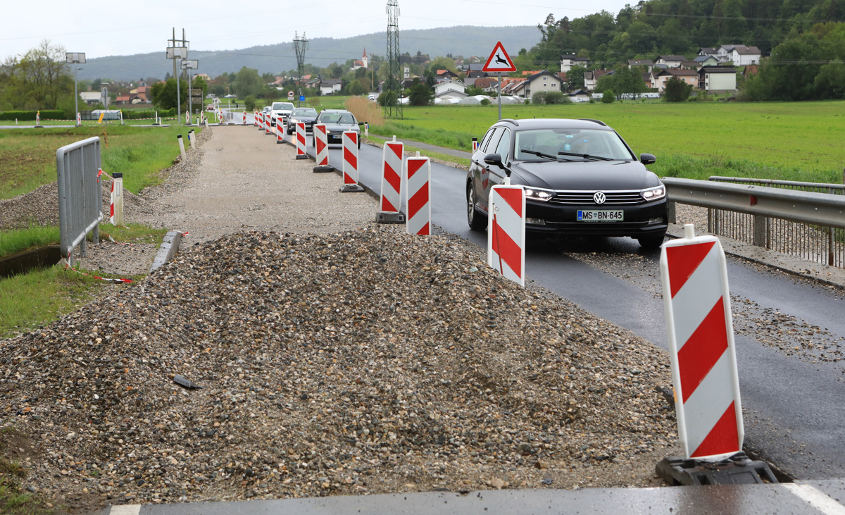 Del Razvanjske ceste v Mariboru bo zaprt še do konca meseca