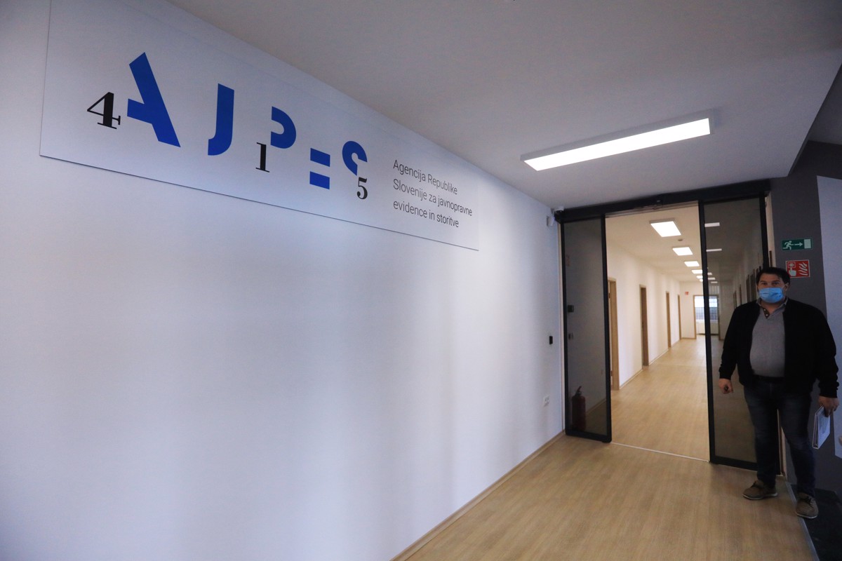 (FOTO) Ajpes se seli v Večerovo stavbo. Kdaj bodo začeli delati na novi lokaciji?