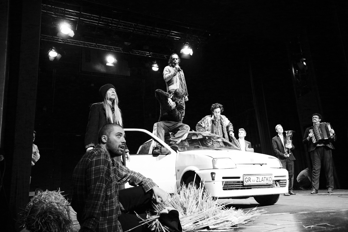 (56. FESTIVAL BORŠTNIKOVO SREČANJE) Kako teater spraviti do tega, da bi bil pomemben del družbe?