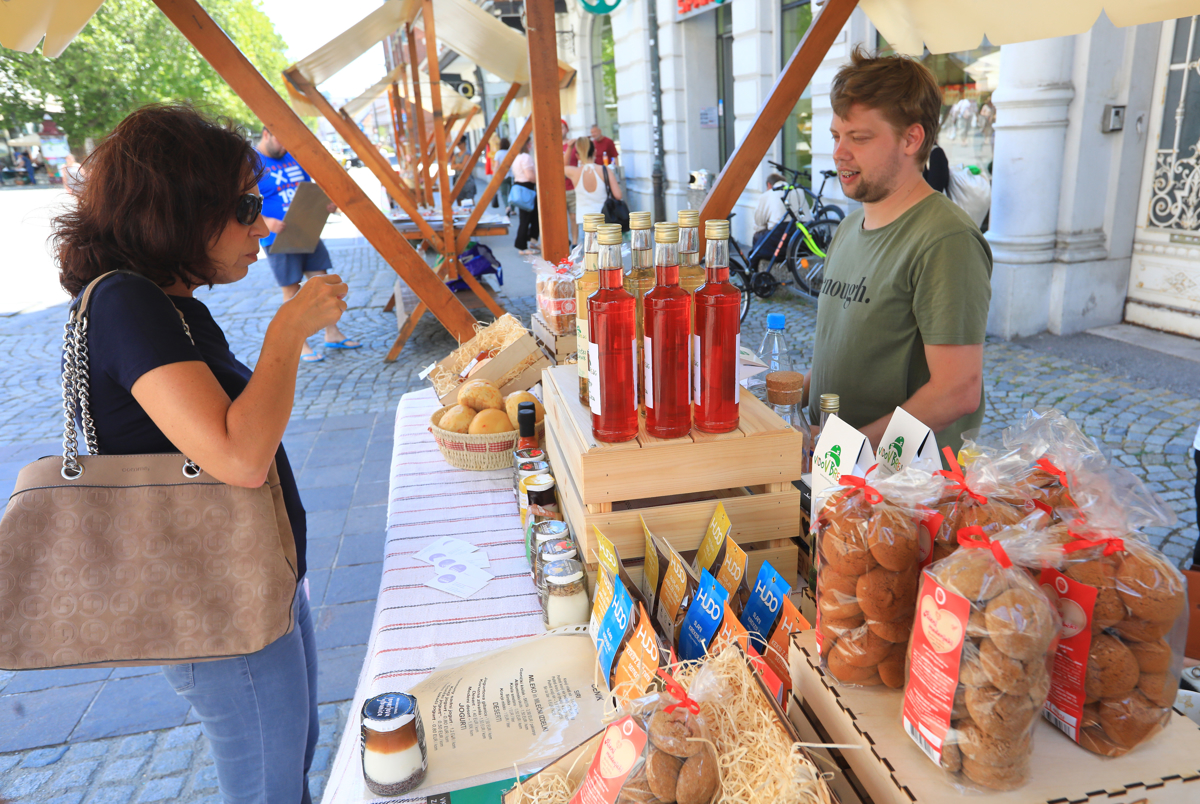 (FOTO) Mariborski sejem na Grajskem trgu