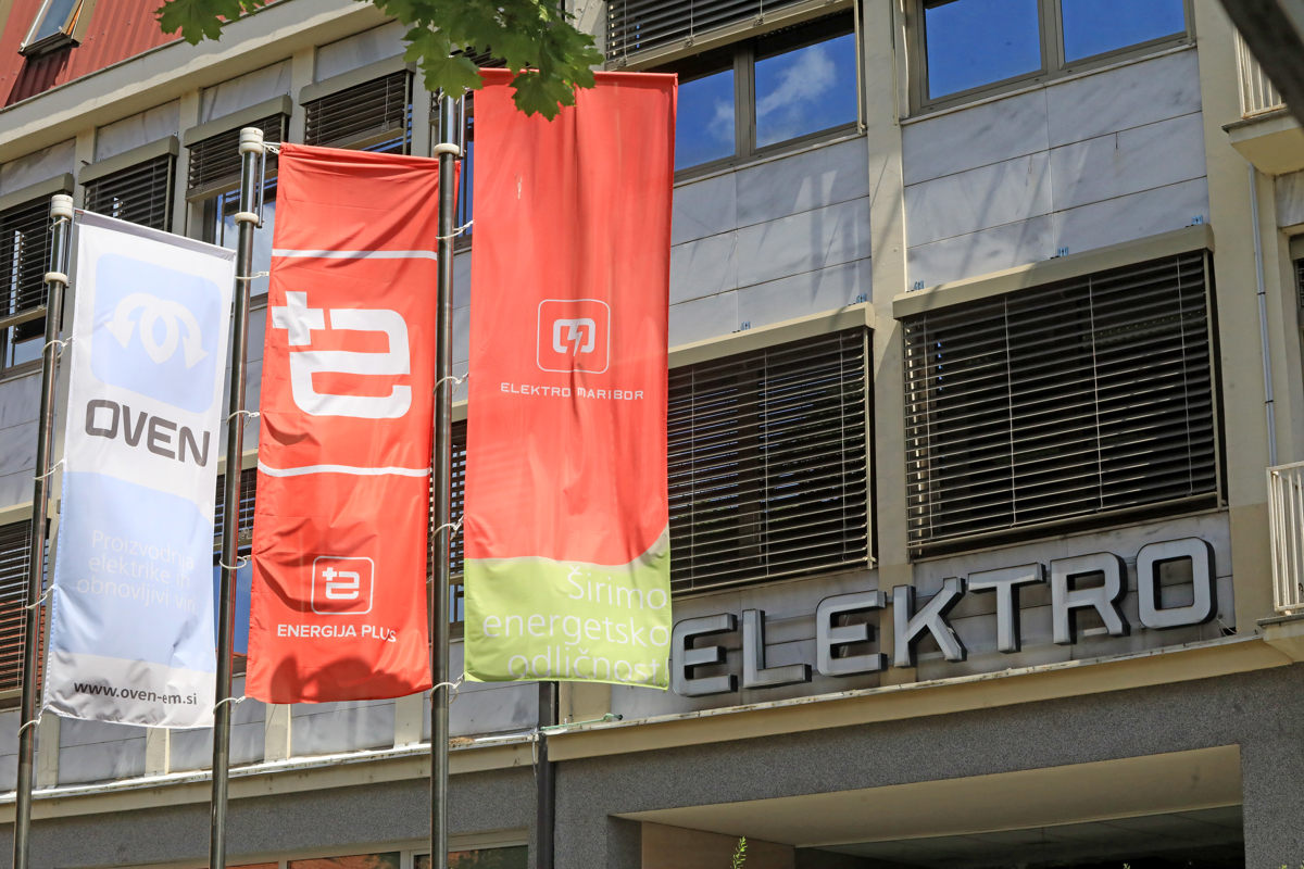 Vroča delovna mesta v Mariboru in okolici: Prodajalcu ponujajo do 1300 evrov plače, strojniku 1230 evrov