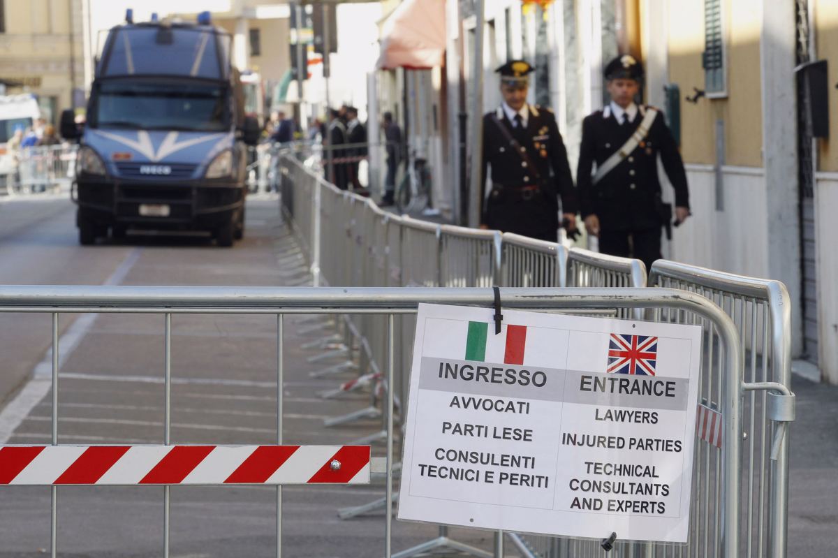 Lokalni politik v Italiji ustrelil Maročana, potem ko naj bi bil pred barom nadlegoval dekle