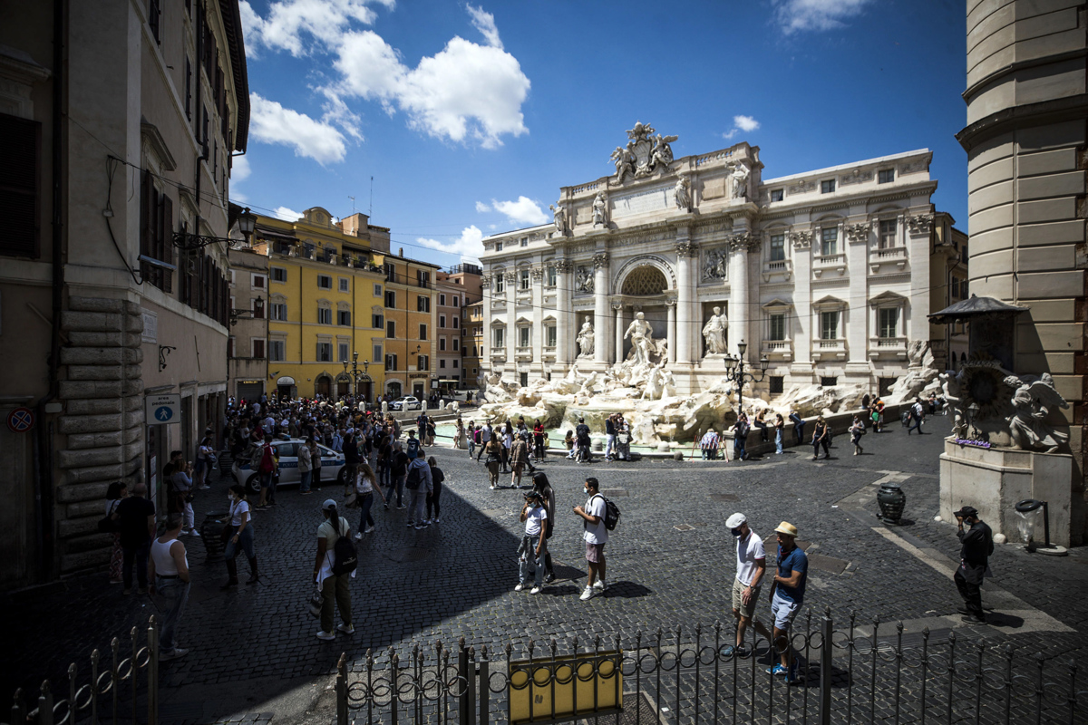 V Italiji od 6. avgusta nov režim za vstop v gostinske lokale, športne dvorane, muzeje, kinematografe, gledališča, na koncerte ...